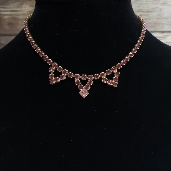 Vintage Jewelry - Vtg elegant purple rhinestone necklace